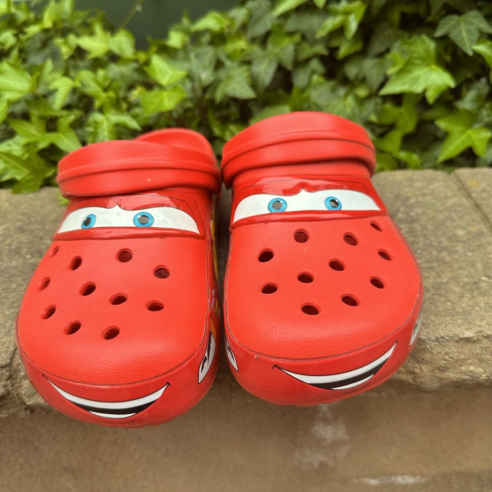 Lighting mcqueen crocs